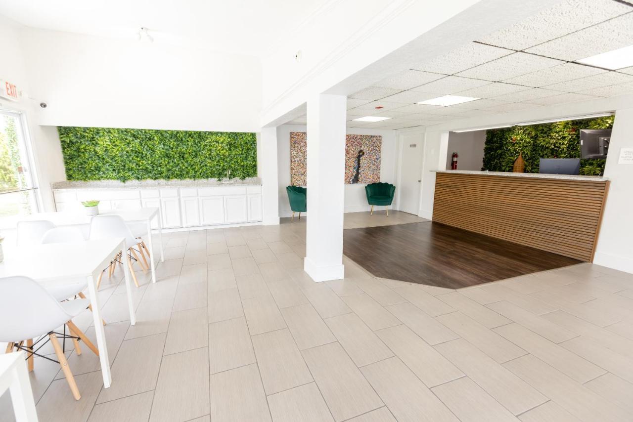 Golden Isles Inn & Suites Brunswick Buitenkant foto