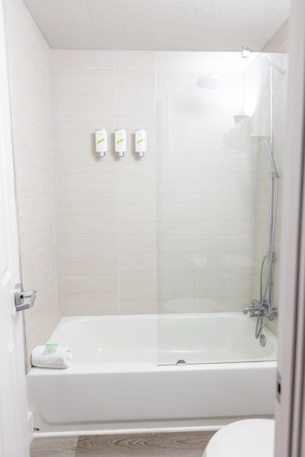 Golden Isles Inn & Suites Brunswick Buitenkant foto