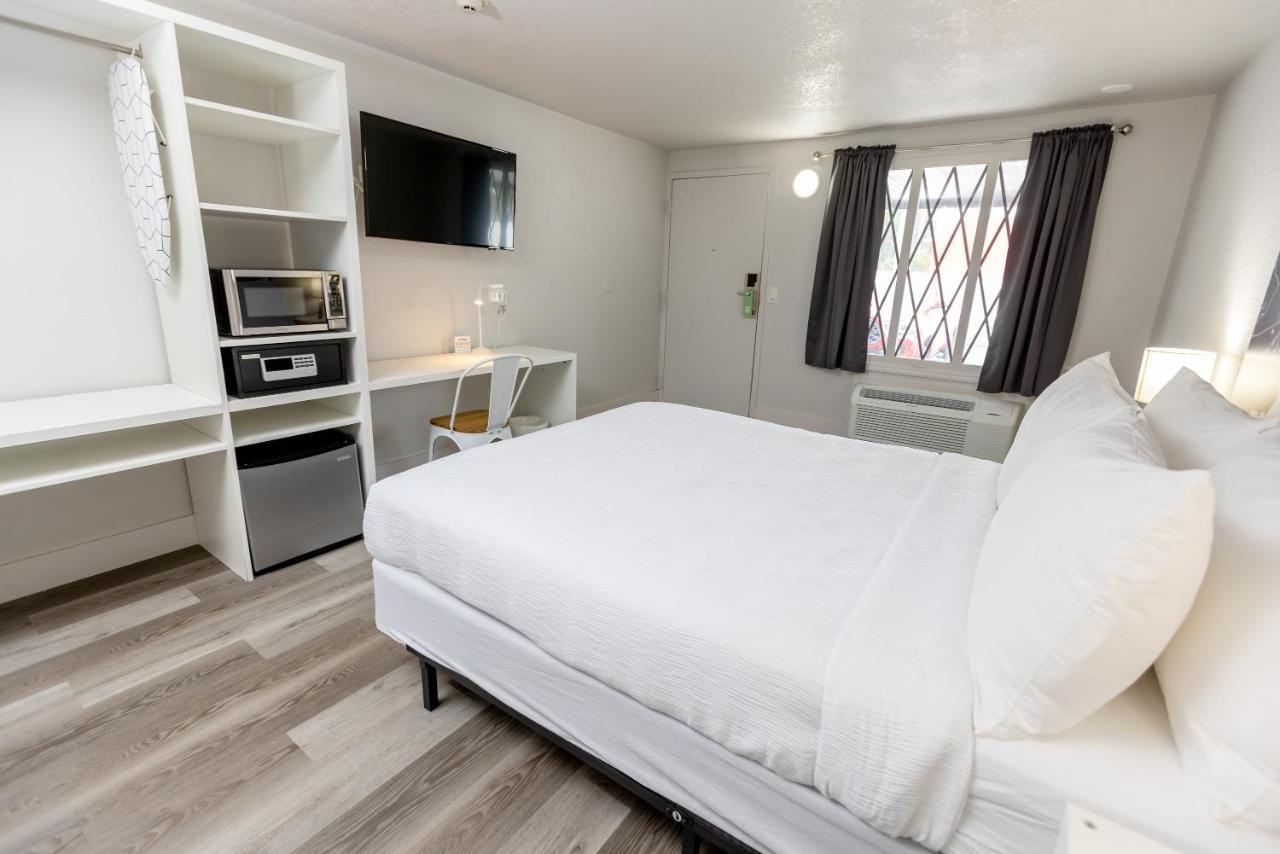 Golden Isles Inn & Suites Brunswick Buitenkant foto