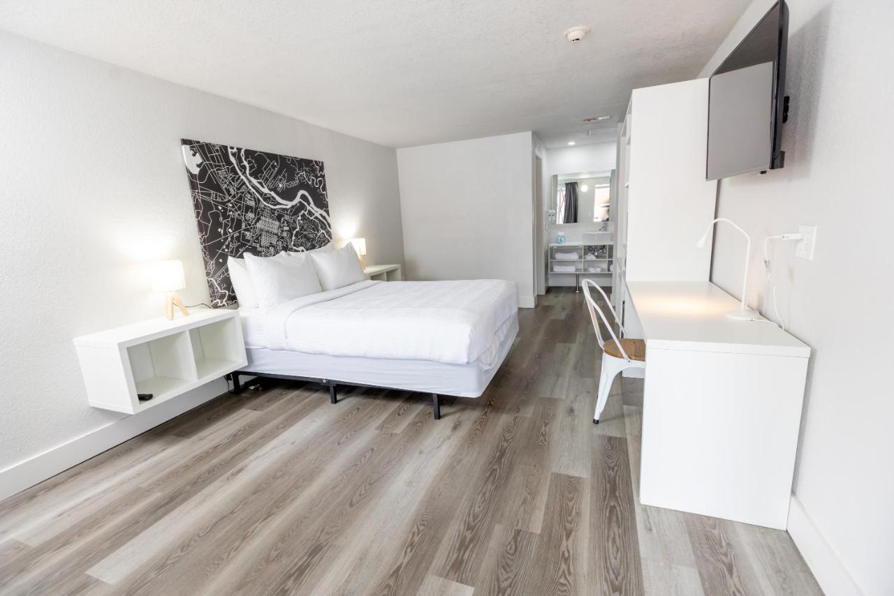 Golden Isles Inn & Suites Brunswick Buitenkant foto