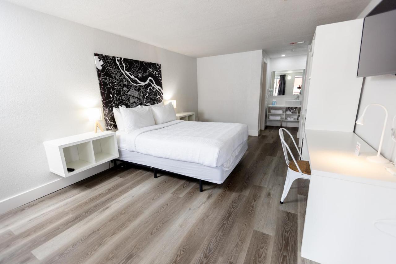 Golden Isles Inn & Suites Brunswick Buitenkant foto