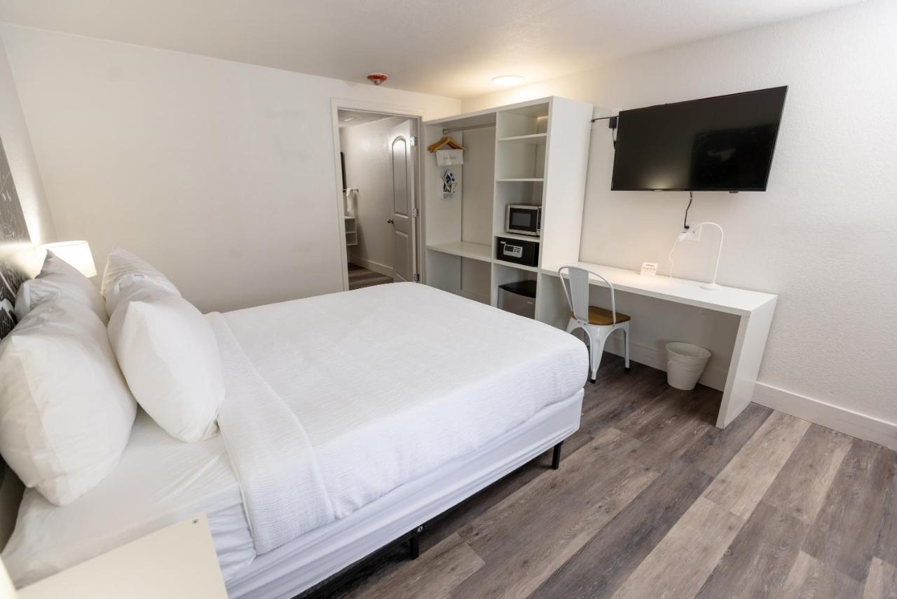 Golden Isles Inn & Suites Brunswick Buitenkant foto