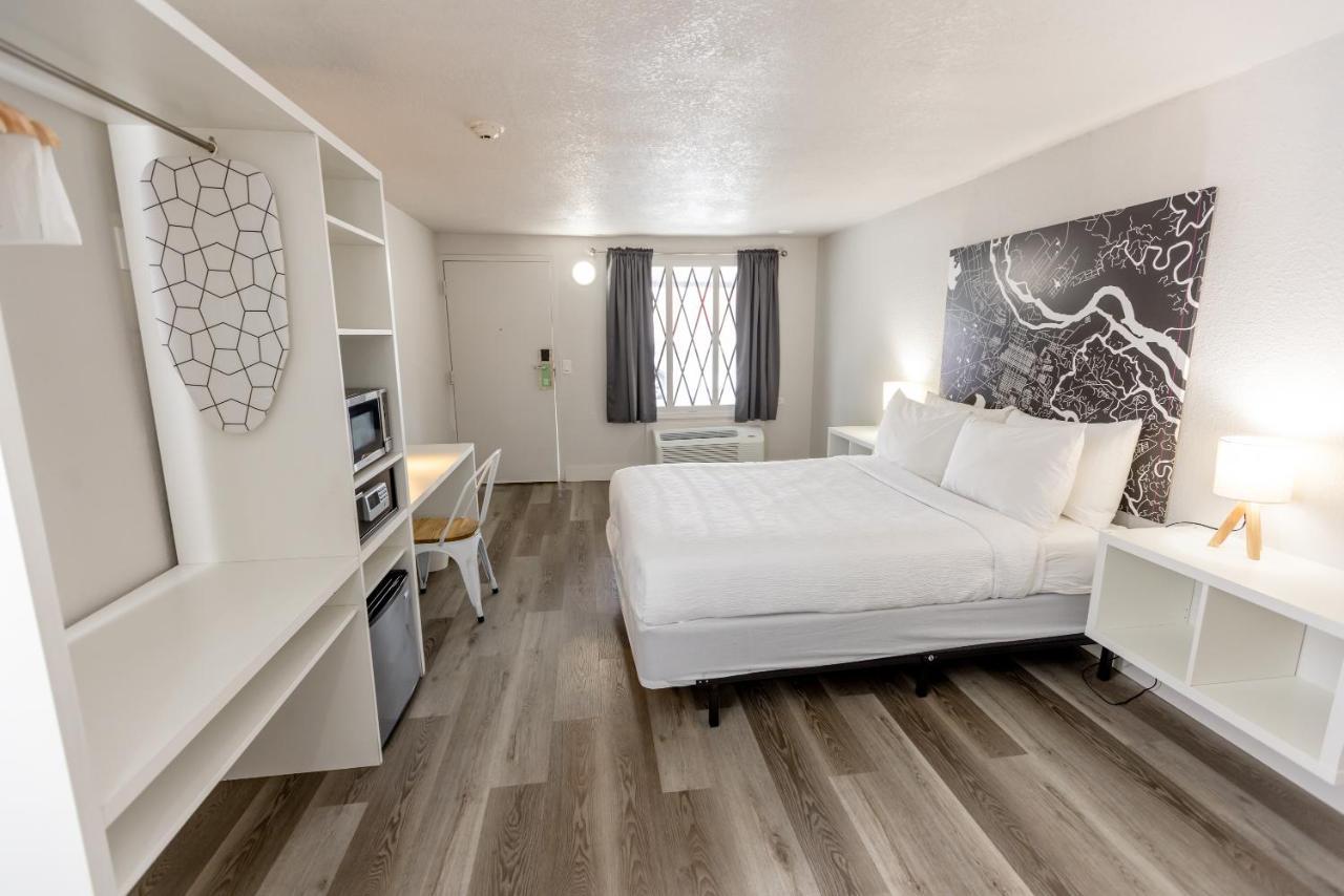 Golden Isles Inn & Suites Brunswick Buitenkant foto