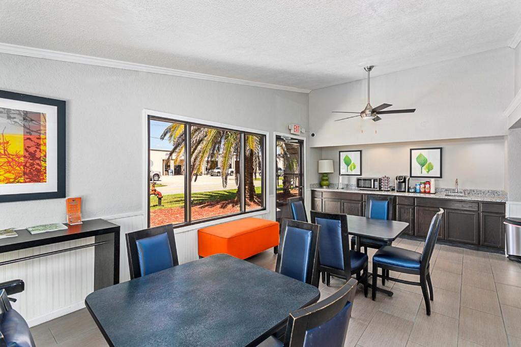 Golden Isles Inn & Suites Brunswick Buitenkant foto