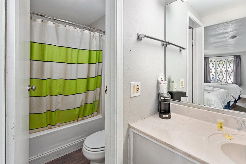 Golden Isles Inn & Suites Brunswick Buitenkant foto